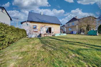Pohled na dům ze zahrady - Prodej domu 100 m², Hranice