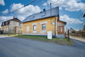 Pohled ze silnice.  - Prodej domu 100 m², Hranice