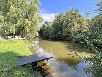 Zahrada navazující na Hořínský potok - Prodej domu 190 m², Hořín