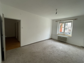 pokoj - Pronájem bytu 1+1 v osobním vlastnictví 33 m², Pardubice