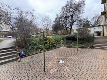 sušení za domem - Prodej bytu 2+1 v osobním vlastnictví 54 m², Praha 4 - Michle