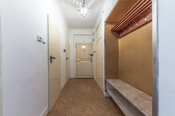 zádveří - Prodej bytu 2+1 v osobním vlastnictví 54 m², Praha 4 - Michle