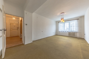 obývací pokoj - Prodej bytu 2+1 v osobním vlastnictví 54 m², Praha 4 - Michle