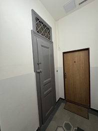 komora před bytem - Pronájem bytu 1+1 v osobním vlastnictví 37 m², Praha 3 - Žižkov