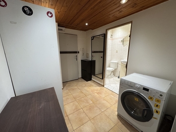 zádveří - Pronájem bytu 1+1 v osobním vlastnictví 37 m², Praha 3 - Žižkov