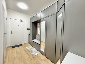 Pronájem bytu 2+kk v osobním vlastnictví 44 m², Praha 5 - Hlubočepy