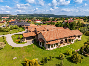 Prodej domu 652 m², Podbrdy