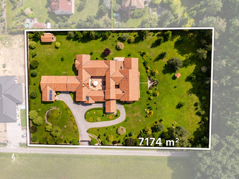 Prodej domu 652 m², Podbrdy