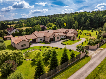 Prodej domu 652 m², Podbrdy