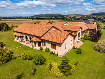 Prodej domu 652 m², Podbrdy