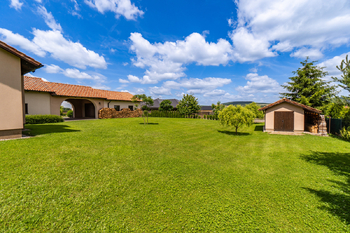 Prodej domu 652 m², Podbrdy