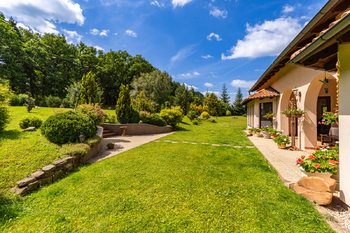 Prodej domu 652 m², Podbrdy