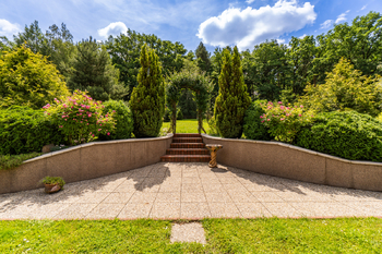 Prodej domu 652 m², Podbrdy