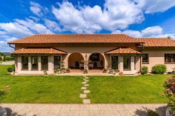 Prodej domu 652 m², Podbrdy