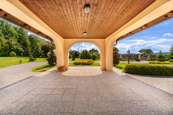 Prodej domu 652 m², Podbrdy