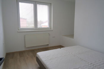 Pronájem bytu 2+1 v osobním vlastnictví 56 m², Nehvizdy