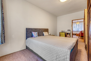 Ložnice - Prodej bytu 2+1 v osobním vlastnictví 54 m², Karlovy Vary