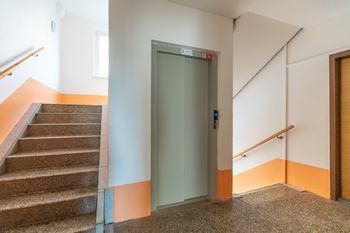 Výtah - Pronájem bytu 1+1 v osobním vlastnictví 41 m², Ústí nad Labem