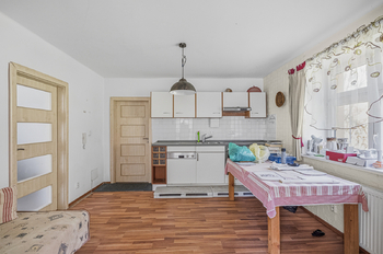Prodej domu 320 m², Kácov