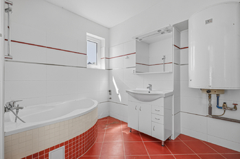 Prodej domu 320 m², Kácov