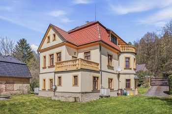 Prodej domu 320 m², Kácov
