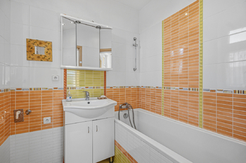 Prodej domu 320 m², Kácov