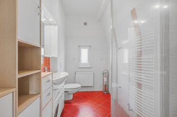 Prodej domu 320 m², Kácov