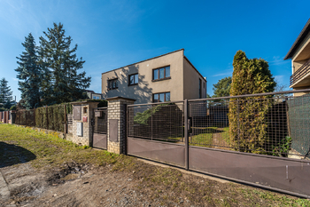 Prodej domu 207 m², Praha 9 - Újezd nad Lesy