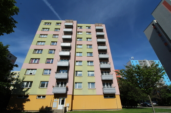 pohled na bytový dům - Prodej bytu 3+kk v osobním vlastnictví 63 m², České Budějovice