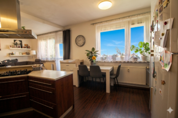 jídelní část - Prodej bytu 3+kk v osobním vlastnictví 63 m², České Budějovice