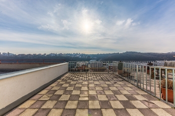 Prodej bytu 1+1 v osobním vlastnictví 44 m², Praha 5 - Smíchov