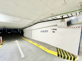 Prodej garážového stání 3165 m², Praha 4 - Podolí