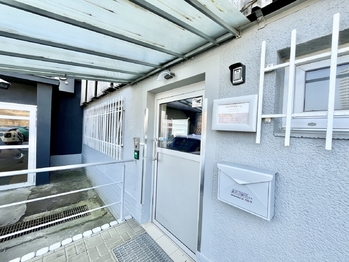 Prodej garážového stání 3165 m², Praha 4 - Podolí