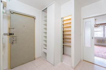 Prodej bytu 3+1 v osobním vlastnictví 81 m², Praha 8 - Čimice