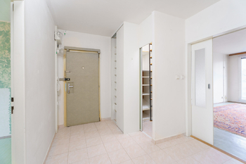 Prodej bytu 3+1 v osobním vlastnictví 81 m², Praha 8 - Čimice