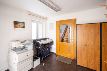 Pronájem kancelářských prostor 137 m², Praha 4 - Modřany