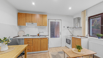 Prodej domu 300 m², Praha 6 - Suchdol