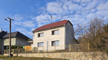 Pohled na dům - Prodej domu 176 m², Výkleky