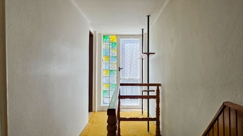 Chodba 2.NP - Prodej domu 176 m², Výkleky