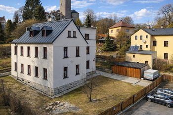 zahrada s kůlnou - Prodej bytu 3+kk v osobním vlastnictví 97 m², Jablonec nad Nisou