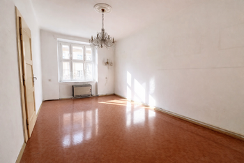 Obývací pokoj  - Prodej bytu 2+1 v osobním vlastnictví 92 m², Praha 3 - Vinohrady