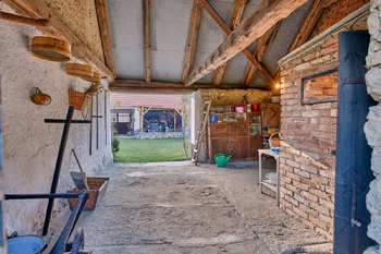 Prodej bytu 2+1 v osobním vlastnictví 698 m², Drhovle