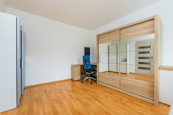 6. Ložnice - Pronájem bytu 1+1 v osobním vlastnictví 35 m², Pardubice