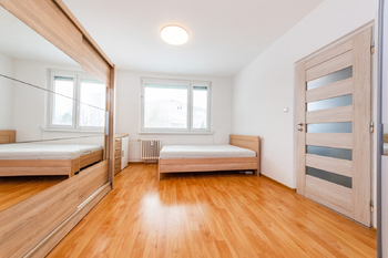 7. Ložnice - Pronájem bytu 1+1 v osobním vlastnictví 35 m², Pardubice