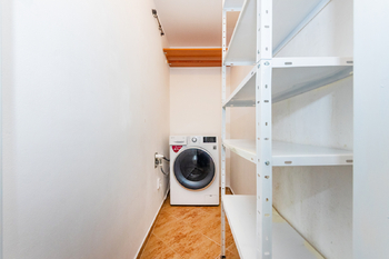 10. Komora s pračkou - Pronájem bytu 1+1 v osobním vlastnictví 35 m², Pardubice