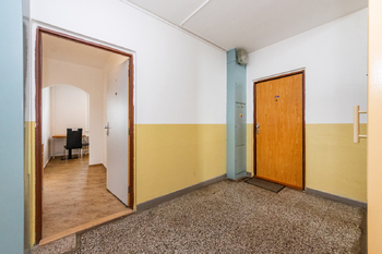 11. Vstup do bytu - Pronájem bytu 1+1 v osobním vlastnictví 35 m², Pardubice