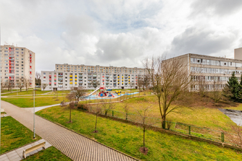 15. Výhledy z bytu na jihovýchod - Pronájem bytu 1+1 v osobním vlastnictví 35 m², Pardubice