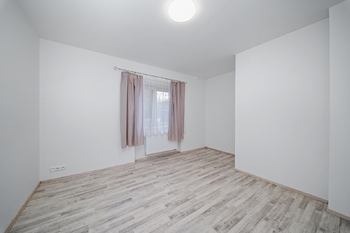 ložnice foto 1 - Prodej bytu 2+kk v osobním vlastnictví 48 m², Brno