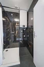 koupelna - Prodej bytu 2+kk v osobním vlastnictví 48 m², Brno