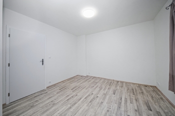 vstup do ložnice - Prodej bytu 2+kk v osobním vlastnictví 48 m², Brno